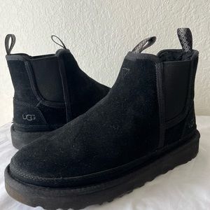 Black suede fleece lined pull on boots